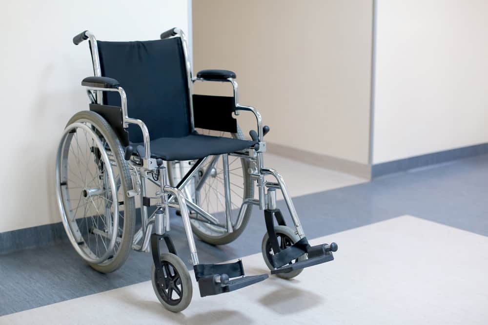 Modèle de fauteuil roulant confort pour hopital