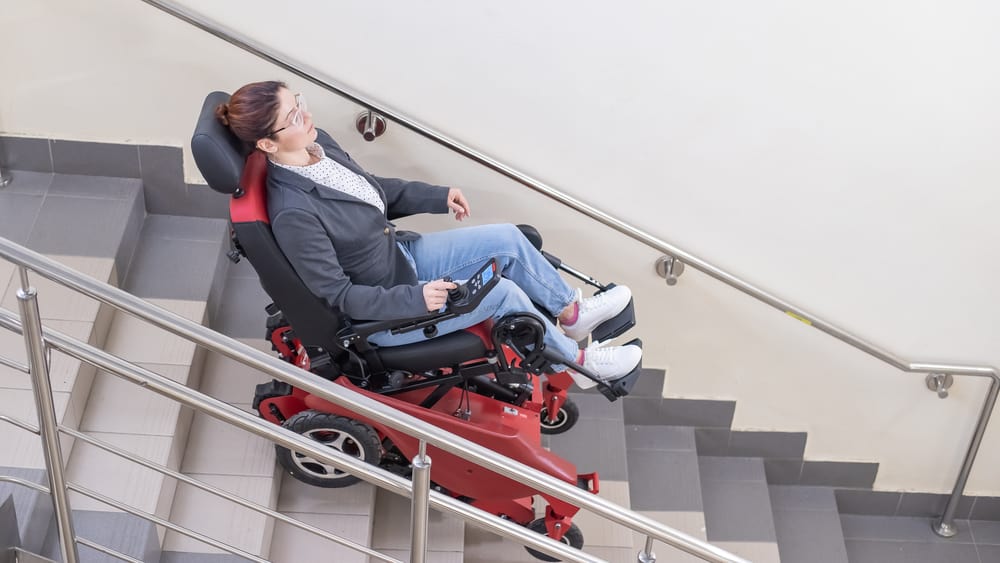 Chenillette monte-escalier électrique PTR pour fauteuils roulants