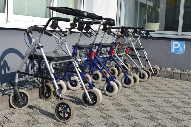 Types de Cadres de Marche devant un magasin