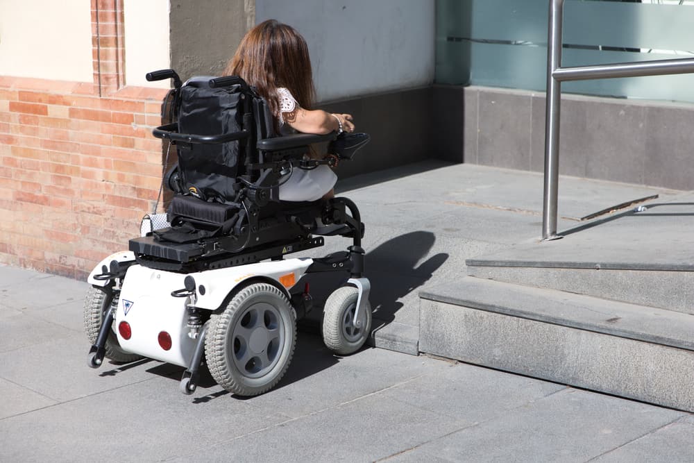 Chargeur et batterie de fauteuil roulant électrique